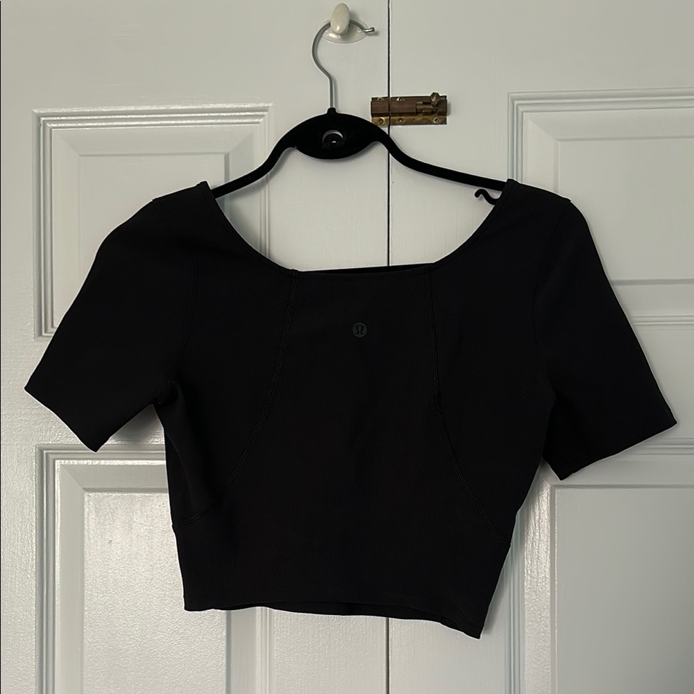 Lululemon Ribbed Contour V-Neck Yoga Fitted Short Sleeve T-Shirt
